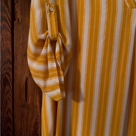 Forever 21 Blouse - Picture 3 of 5